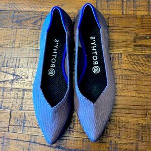 Excellent condition Plum colored Rothy’s size 8.5.